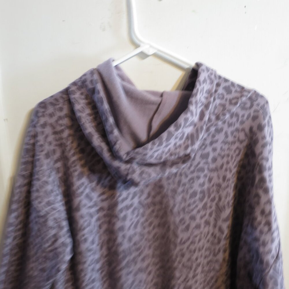 Buffalo Brand Womans Iris leopard Hoodie - Picture 2 of 5